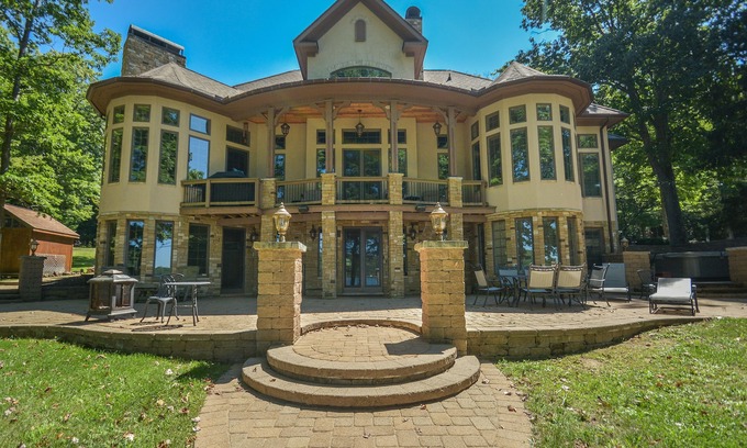 Oakland House | Champagne Taste | Level, Lakefront, Private Dock