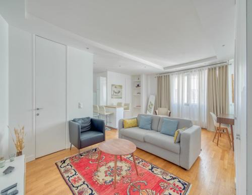 Champs-Elysees Apartment | Champs Élysées 1BR Prime Location renovated