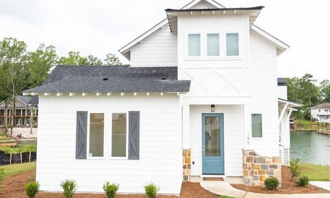 Dadeville House | Changes in Latitude | 4 Bed, 3 Bath