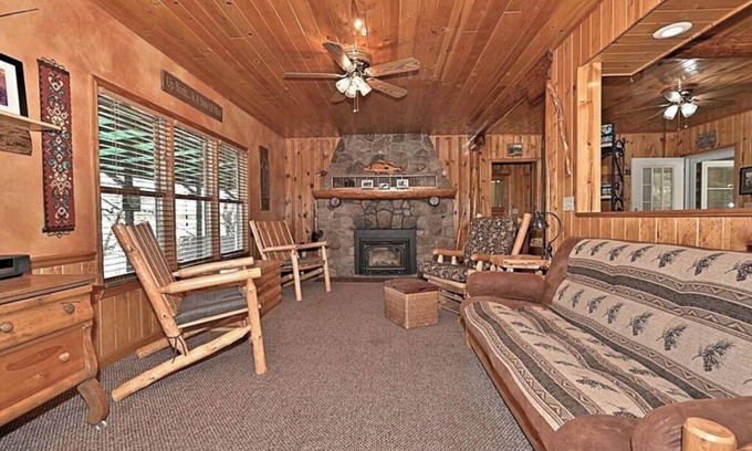 Oslund House | Chapel Hill Resort