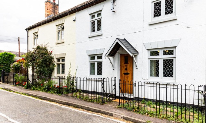 Coton in the Elms House | Chapel Street Cottage