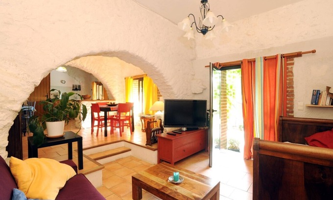 Saint-Jean-Pla-de-Corts House | Character cottage, beautiful stone vaults, swimming pool