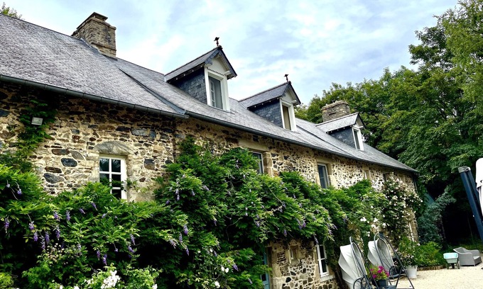 Courcy House | Character house on a beautiful estate