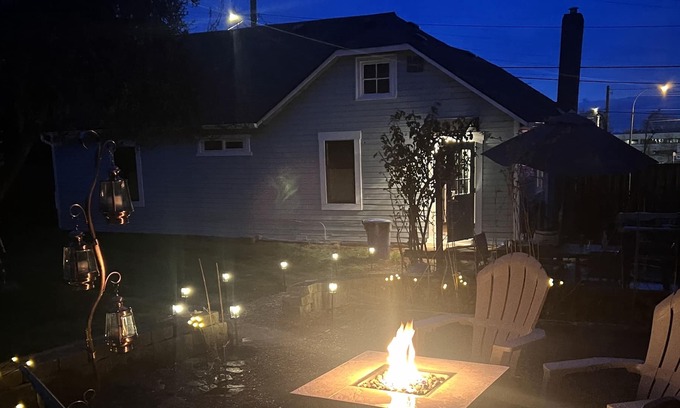 Regional District of Nanaimo Cottage | Character house right in town.