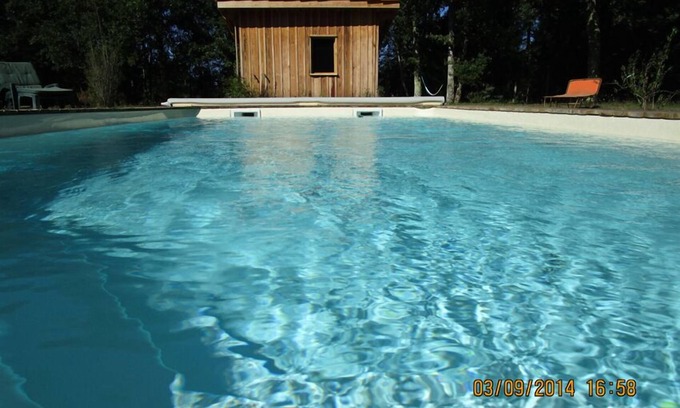 Luglon Cottage | Character LANDAISE house with swimming pool in the heart of the forest
