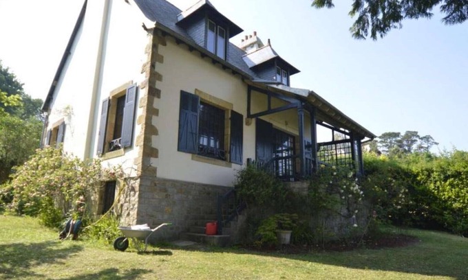 Morgat Villa | CHARACTER VILLA FROM THE 1930S