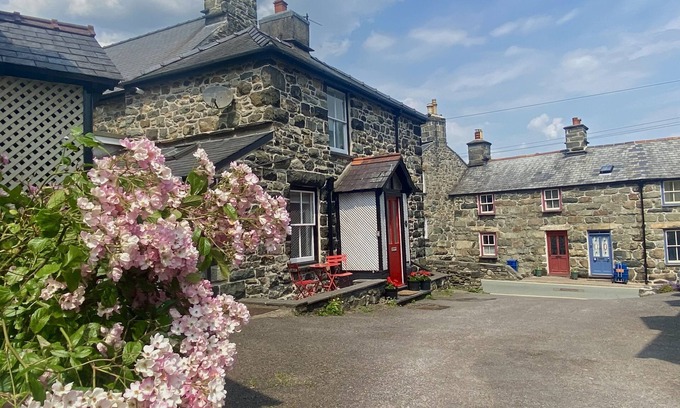 Dolgellau Cottage | Characterful cottage in heart of Dolgellau