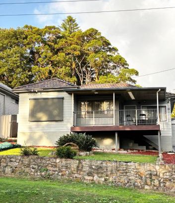 Charlestown House | Charlestown Central Front House 5 Bedrooms