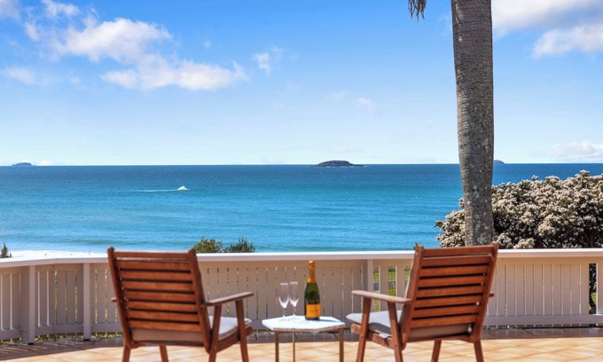 Coffs Harbour Apartment | Charlesworth 15 - Sleeps 15, Beachfront Reserve, Amazing Views