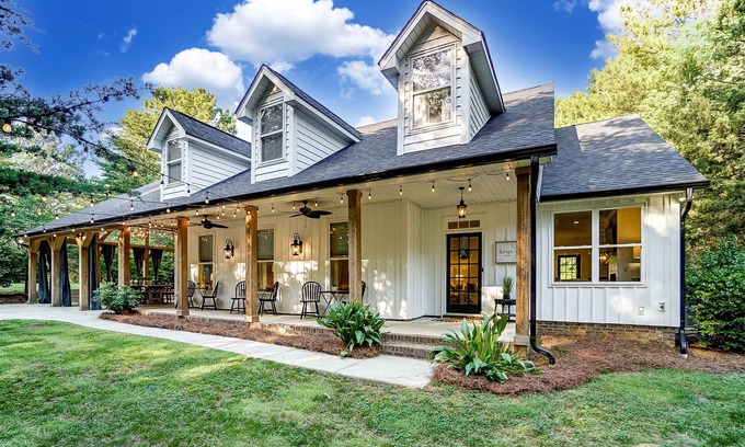 Mint Hill House | Charlotte Area Getaway Retreat & Event Venue Weddings & More in Mint Hill