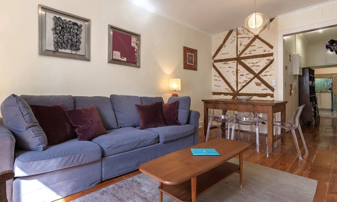 Merces Apartment | Charm & Class 2BDR Property by LovelyStay