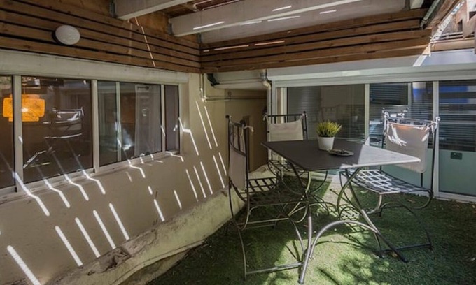 Saint-Lambert Apartment | Charmant 2 Pièces au rdc D'une Maison de Ville Dans une Impasse Résidentielle