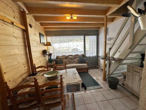 Villard-de-Lans Apartment | Charmant 2 pièces, dernier étage, calme, navette ski, ludiparc, non-fumeur, animaux OK - FR-1-515-113