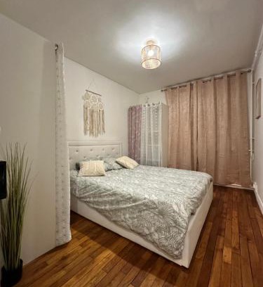 Saint-Cyr-l'Ecole Apartment | Charmant Appartement F2