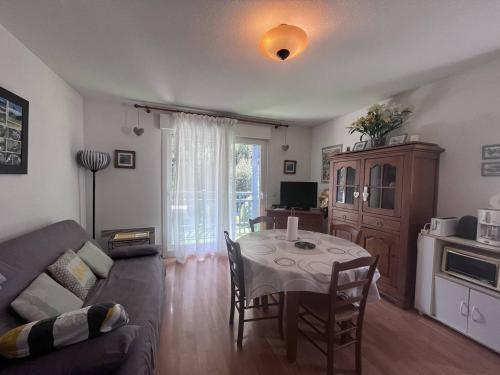 Cauterets Apartment | Charmant appartement avec terrasse et parking privé à Cauterets - FR-1-812-110