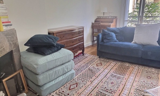 7th Arrondissement Apartment | Charmant Appartement Eiffel Tour/invalides