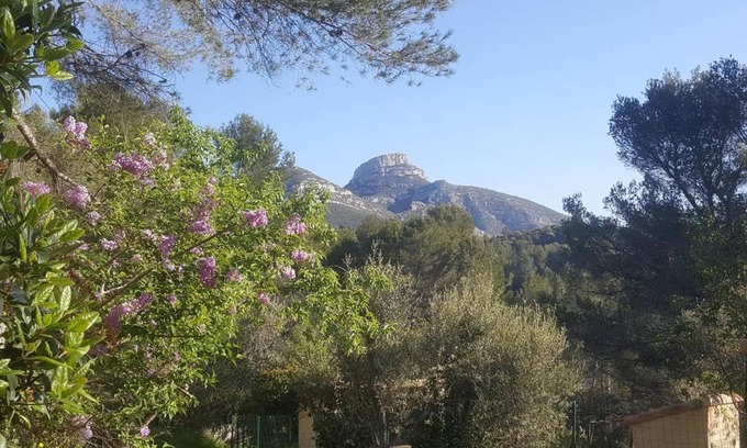 Eoures Apartment | Charmant Appartement Neuf Le Taoume