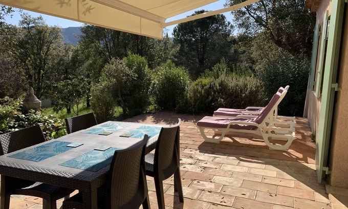 Cogolin Apartment | Charmant Appartement T2 à Louer au Coeur des Vignes