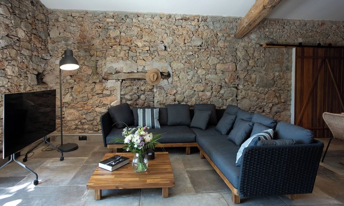 Gonfaron Apartment | Charmant et spacieux gîte pour 6 personnes au coeur d'un vignoble varois