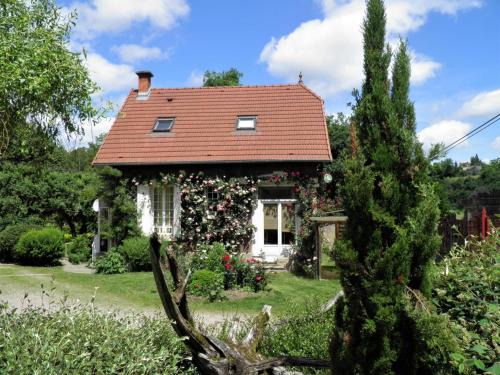 Herisson House | Charmant gîte en bord de rivière avec jardin fleuri, proche village médiéval - FR-1-489-247