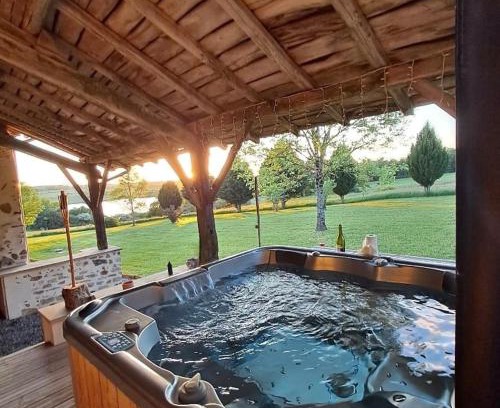 Lesignac-Durand House | Charmant gite en bord de lac