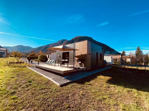 Rochebrune House | Charmant logement entre Lac et Montagne