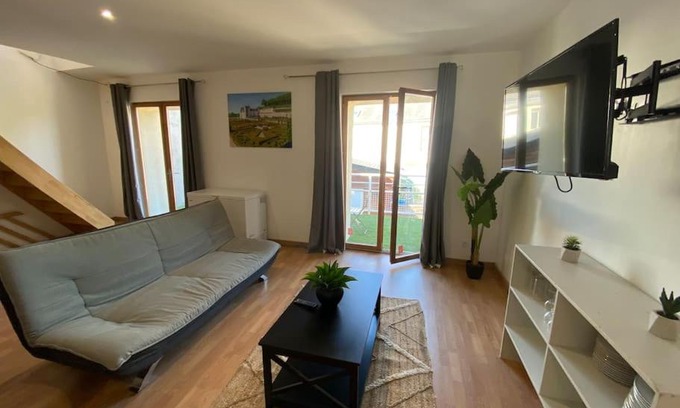 Azay-le-Rideau Apartment | Charmant logement 12 personnes à Azay le rideau