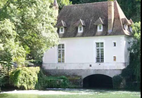 Montbazon House | Charmant Moulin Spa