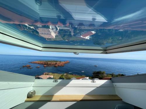 Antheor Apartment | Charmant petit appartement vue mer et corniche Esterel