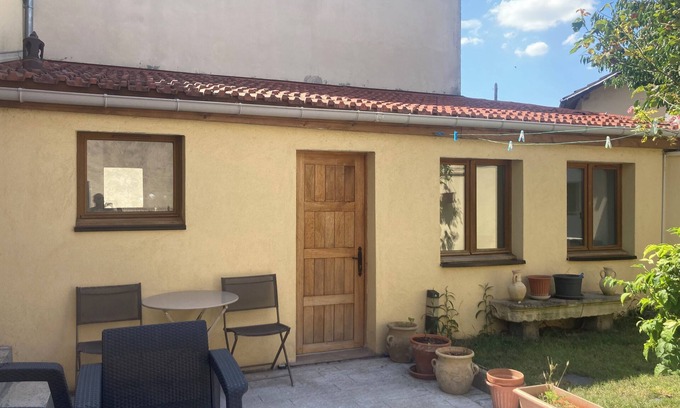 Epinay-sur-Seine Apartment | Charmant Studio à 15 min du Stade France