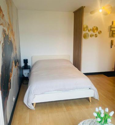 Vitre Apartment | Charmant Studio