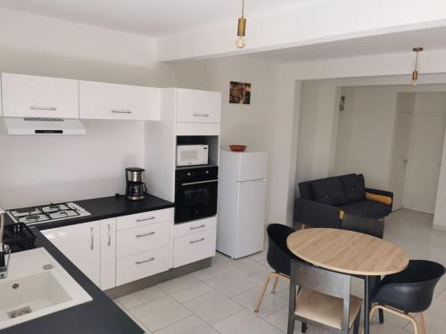 Gourbeyre Apartment | Charmant T2 bas de villa