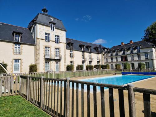 Baden Apartment | Charmant T3 plain-pied avec terrasse privée, parking gratuit et piscine à Baden