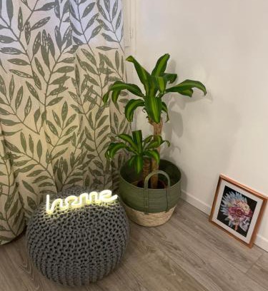 Saint-Lazare Apartment | Charmant T4 en plein cœur des chartreux