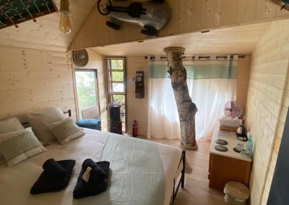 Saintry-sur-Seine Ski Chalet | Charmante cabane perchée