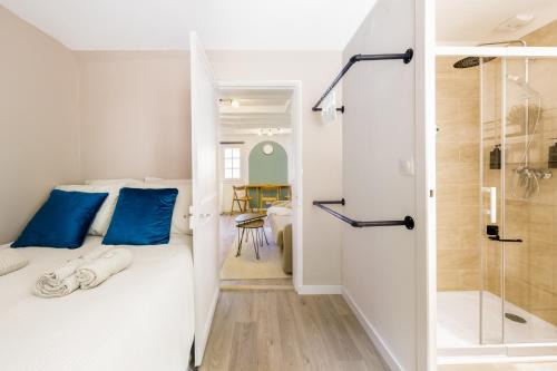 Barentin Apartment | Charmante Cocotte