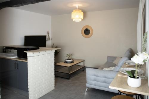 Nemours Apartment | Charmante maisonnette centre nemours