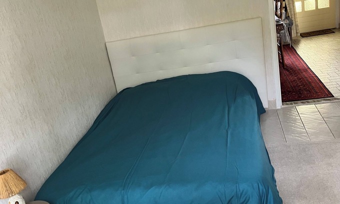 Dun-sur-Grandry House | Charmante Petite Maison Avec Jardin Clôturé