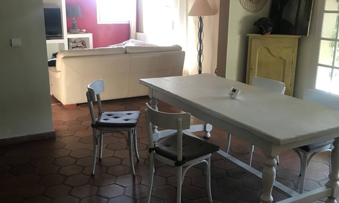 Le Val House | Charmante Villa au Calme Avec Jardin Arboré