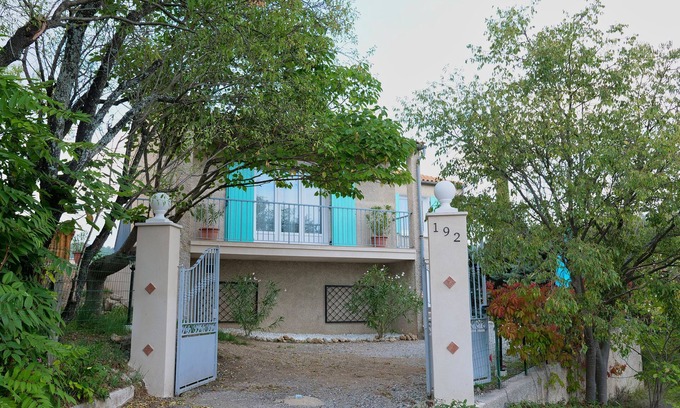 Manosque Villa | Charmante Villa Lamoureuse Avec Piscine Privée et Jolies Vues