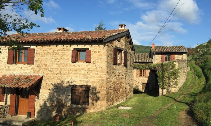 Vaugneray House | Charme à la Campagne Avec Piscine