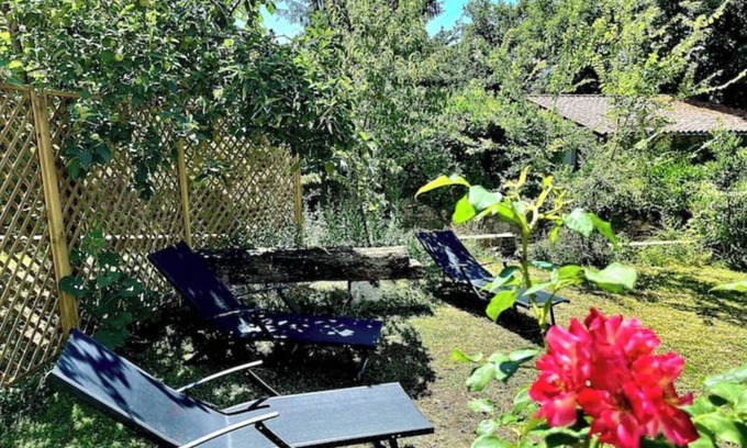 Lauzun House | Charme Rustique au Cœur D'un Village Médiéval