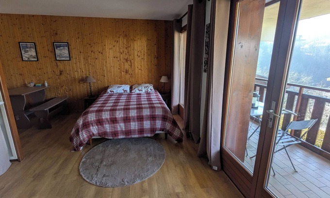 Saint-Gervais-les-Bains Apartment | Charming studio in the heart of the village: spacious, quiet and with a view