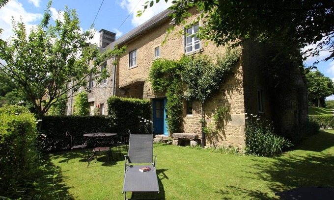 Saint-Martin-de-Cenilly Cottage | Charming eco-friendly house with garden in Saint-Martin-de-Cenilly