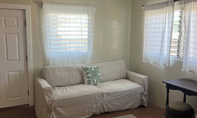 Laie Apartment | Charming 1 bdr in LAIEnPrivate yard and entrance! 5 minute walk to Hukilau beach