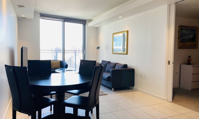 Docklands Apartment | Charming 1-Bed Apartment in London