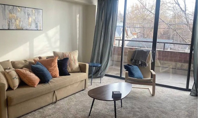 East Central Condo | Charming 1 Bed Condo, Only 15 Minute Walk to Downtown