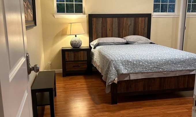 East Palo Alto House | Charming 1-bedroom in a community style house in Prime location