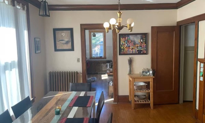 Macalester - Groveland Apartment | Charming 1-bedroom apartment in lovely Saint Paul Duplex