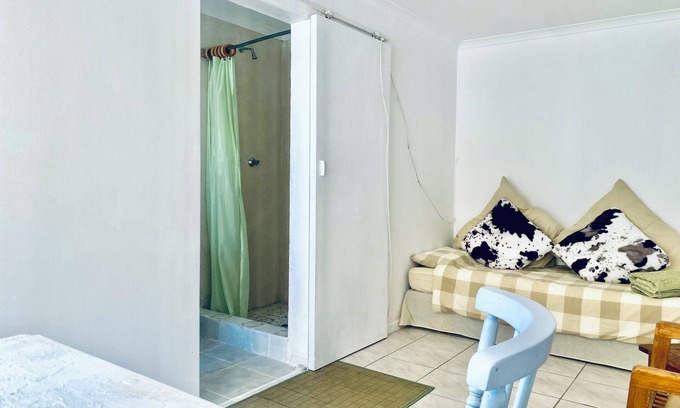 Bloubergstrand Apartment | Charming 1-bedroom apartment in Cape Town for Kite-surfer, surfer, sail surfing